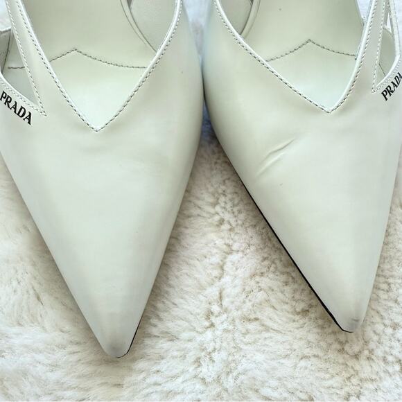 Prada Cut-Out Heeled Brushed Leather Pumps size 40EU or 9US Retail 1200$ - Picture 5 of 11